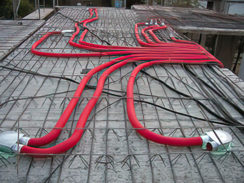 Verlegung-der-Verrohrung-in-der-Betondecke_ValloFlex-2